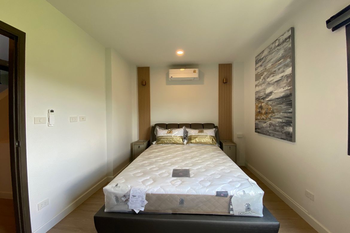 A modern 3 bed house for rent in Muang Chiang Mai-P-PHR977