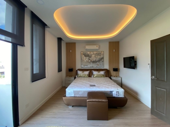 A modern 3 bed house for rent in Muang Chiang Mai-P-PHR977