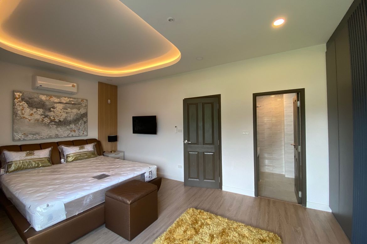 A modern 3 bed house for rent in Muang Chiang Mai-P-PHR977