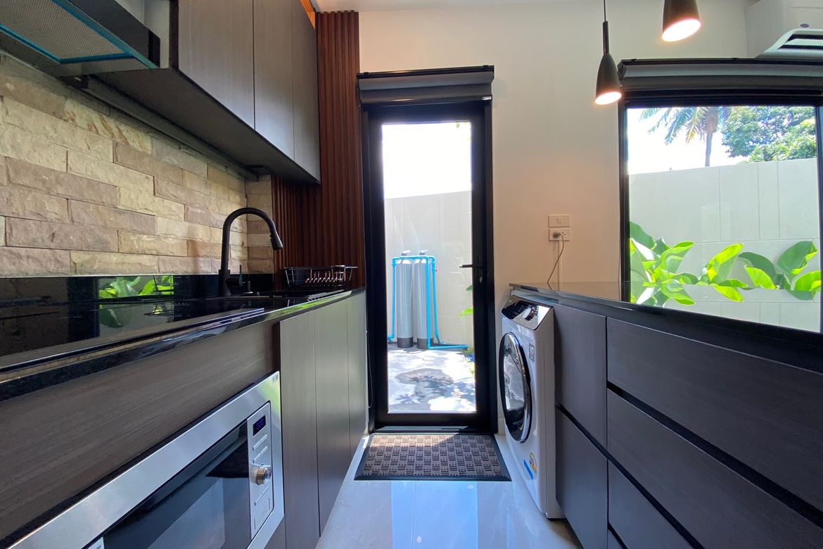 A modern 3 bed house for rent in Muang Chiang Mai-P-PHR977