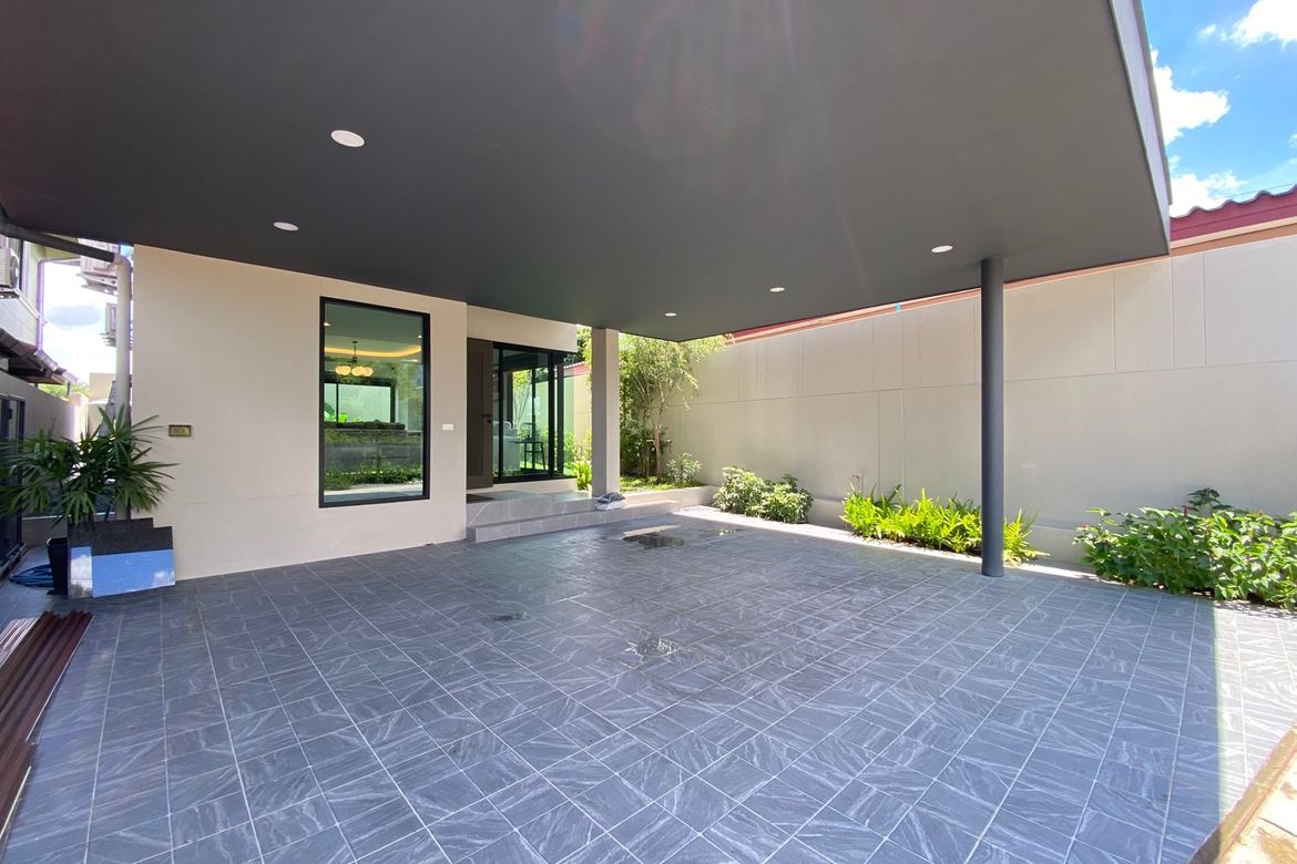 A modern 3 bed house for rent in Muang Chiang Mai-P-PHR977