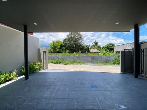 A modern 3 bed house for rent in Muang Chiang Mai-P-PHR977