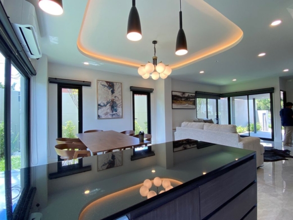 A modern 3 bed house for rent in Muang Chiang Mai-P-PHR977
