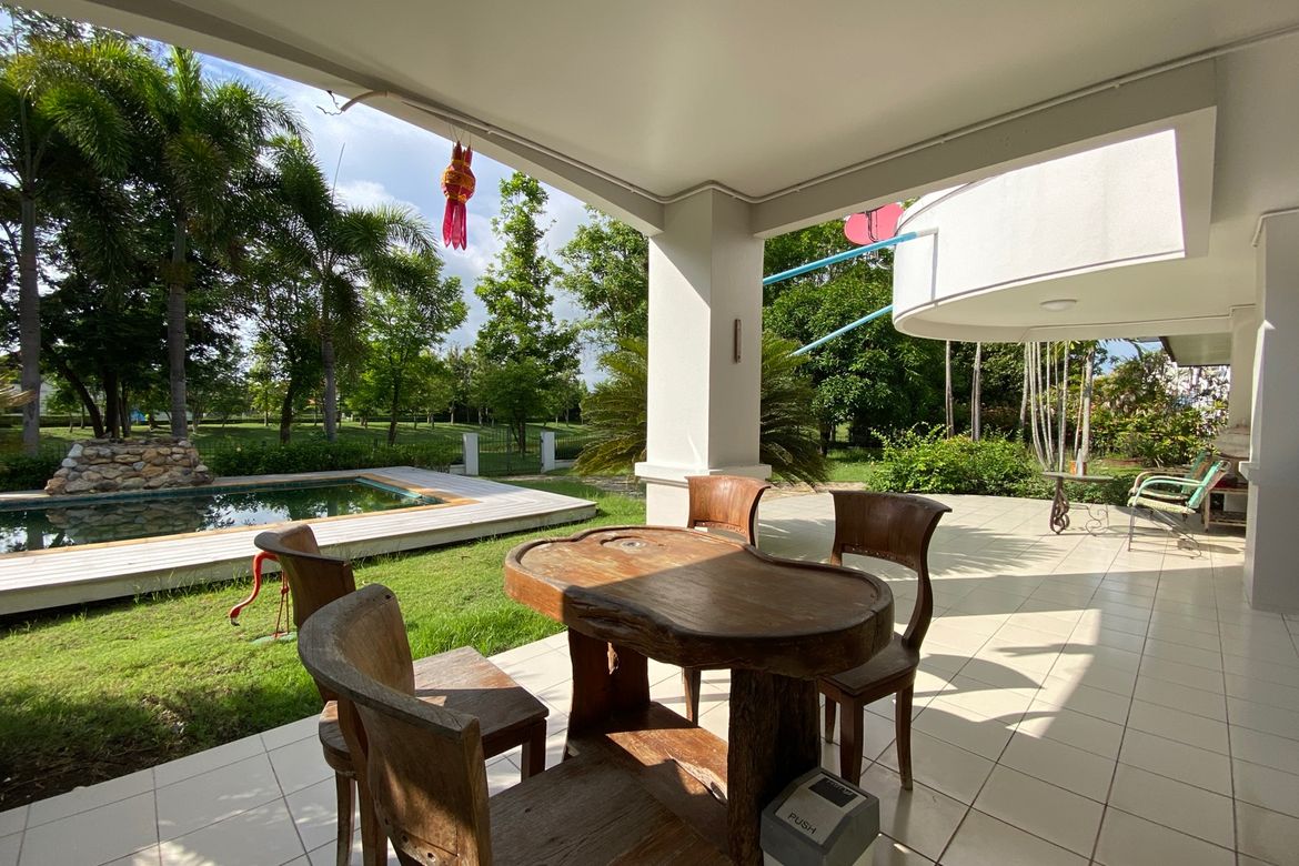 3-Bed Family Home with Private Pool for Rent in San Kamphaeng