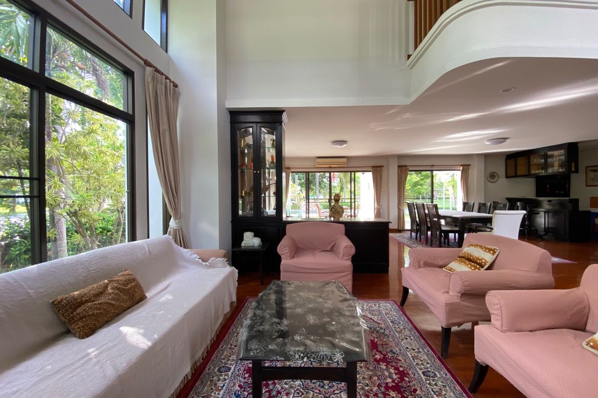 3-Bed Family Home with Private Pool for Rent in San Kamphaeng