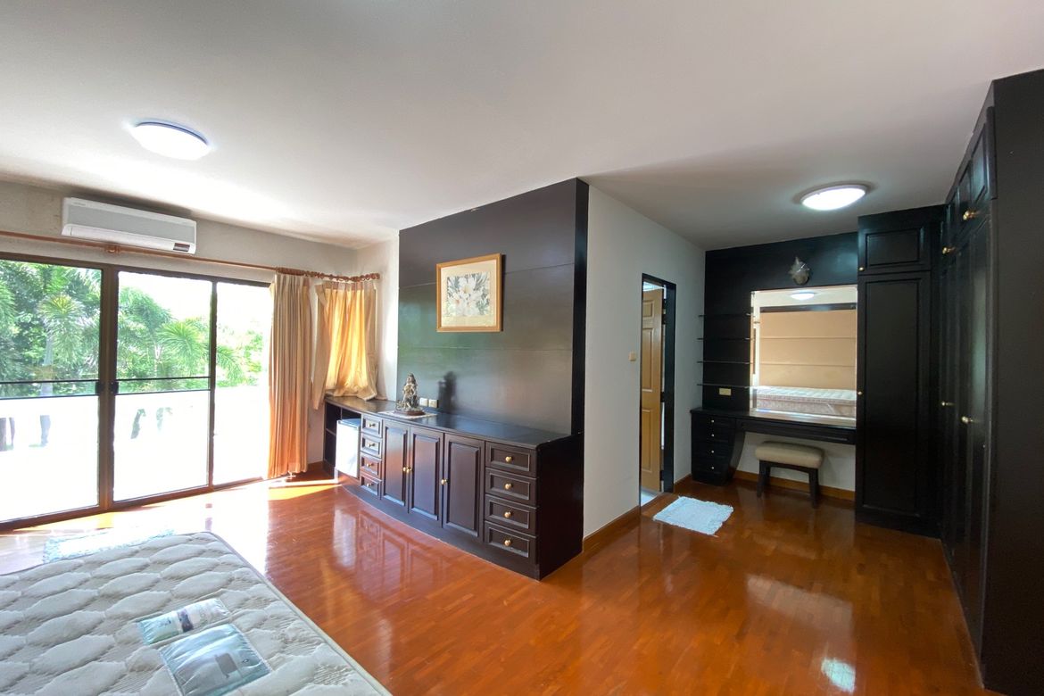 3-Bed Family Home with Private Pool for Rent in San Kamphaeng