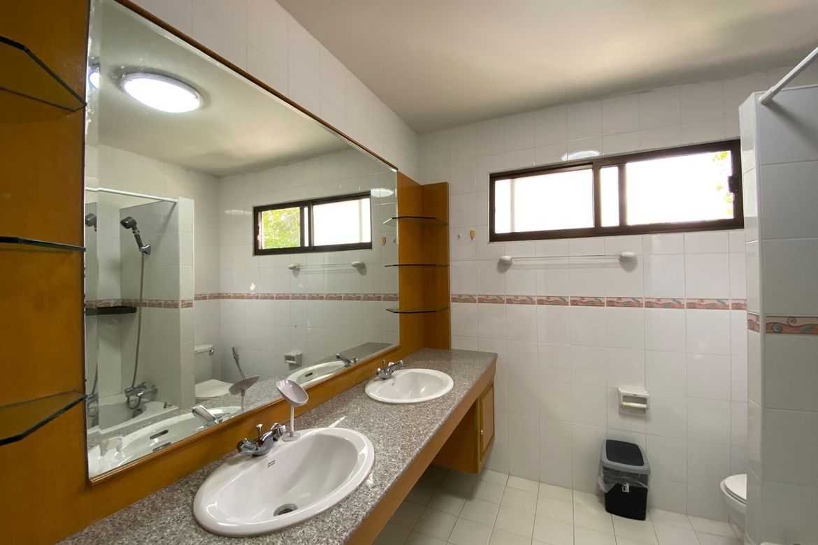 3-Bed Family Home with Private Pool for Rent in San Kamphaeng