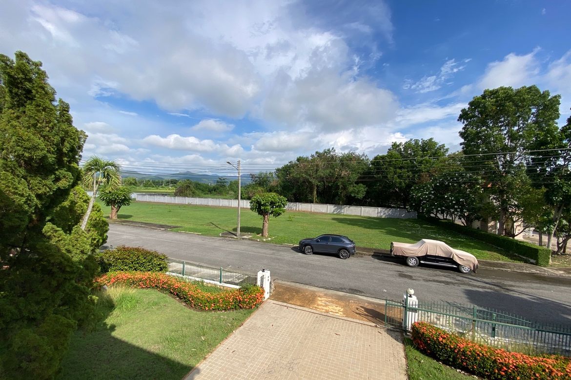 3-Bed Family Home with Private Pool for Rent in San Kamphaeng