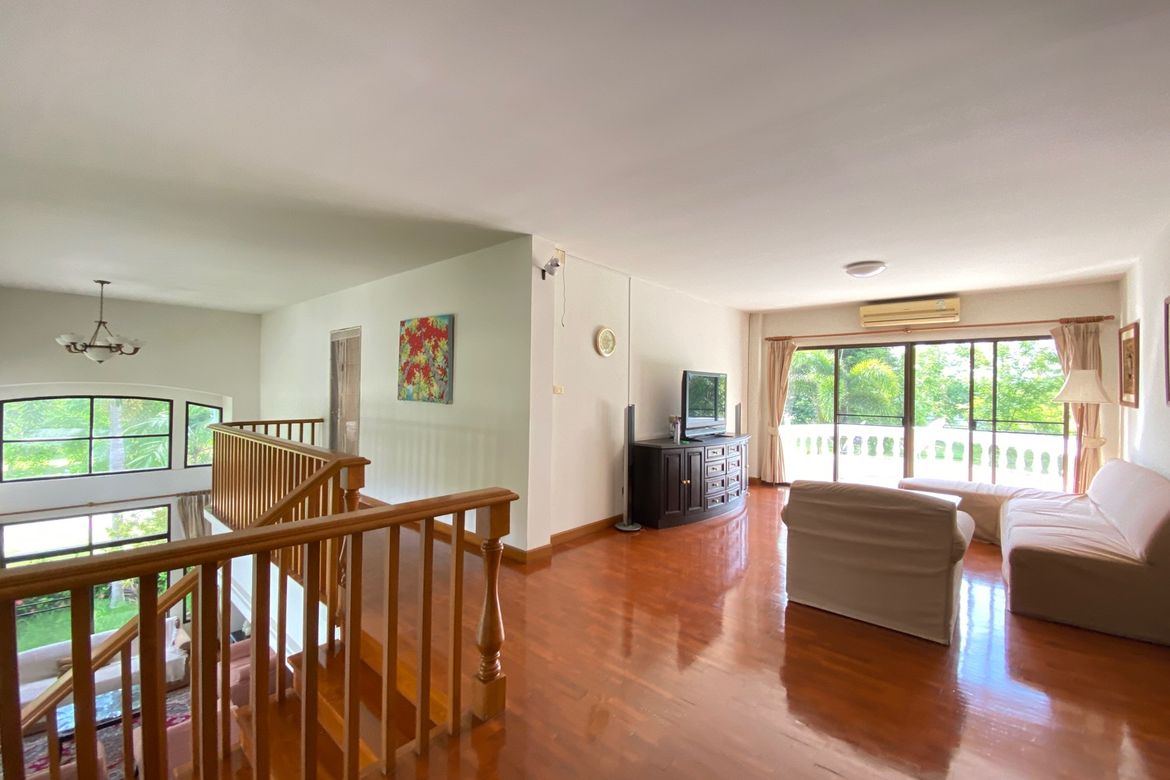 3-Bed Family Home with Private Pool for Rent in San Kamphaeng