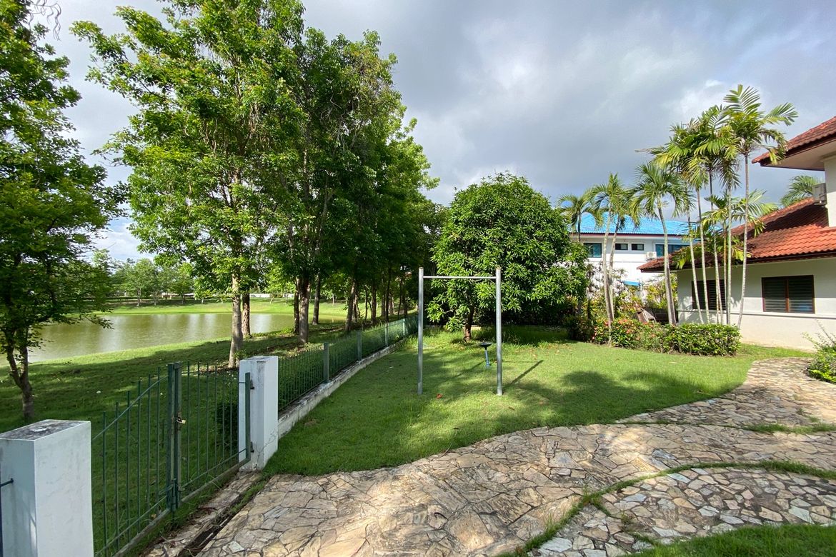 3-Bed Family Home with Private Pool for Rent in San Kamphaeng