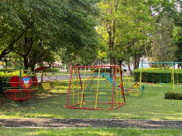 3-Bed Family Home with Private Pool for Rent in San Kamphaeng