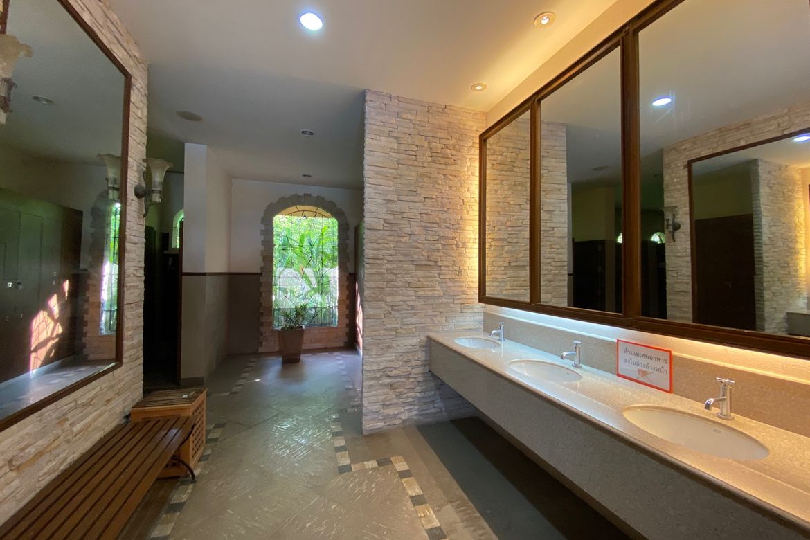 3-Bed Family Home with Private Pool for Rent in San Kamphaeng