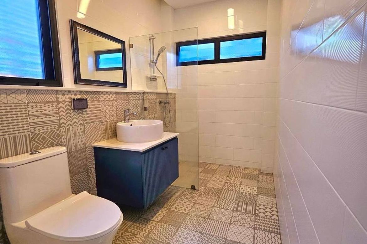 5 bed home with pool for rent in San Sai