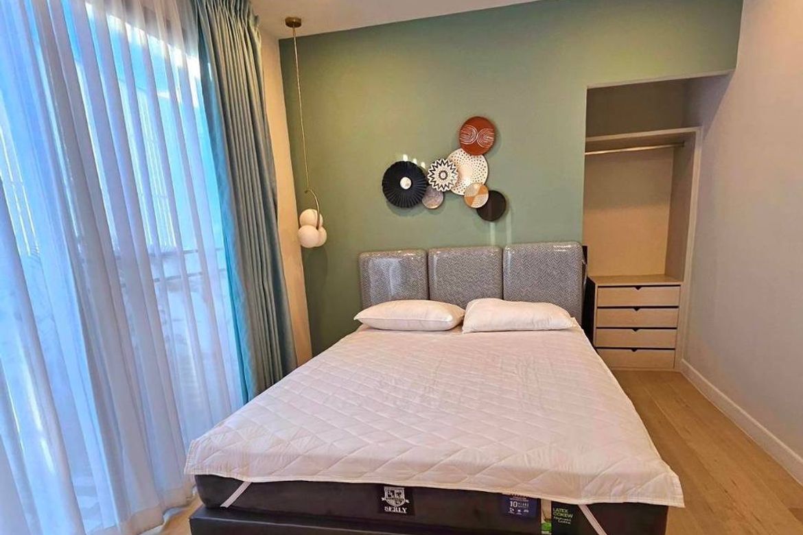 5 bed home with pool for rent in San Sai