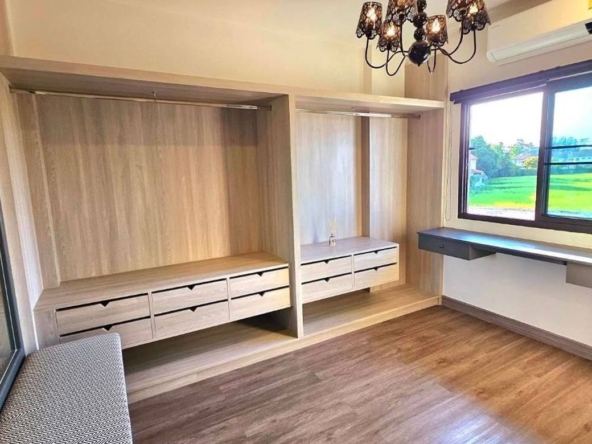 5 bed home with pool for rent in San Sai