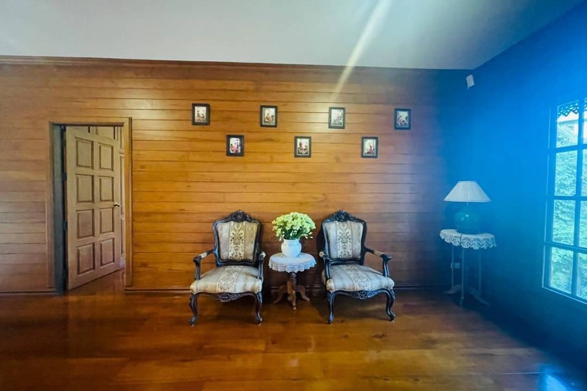 Applied Thai style house for sale. Built with golden teak behind the house next to the lake In a quality project