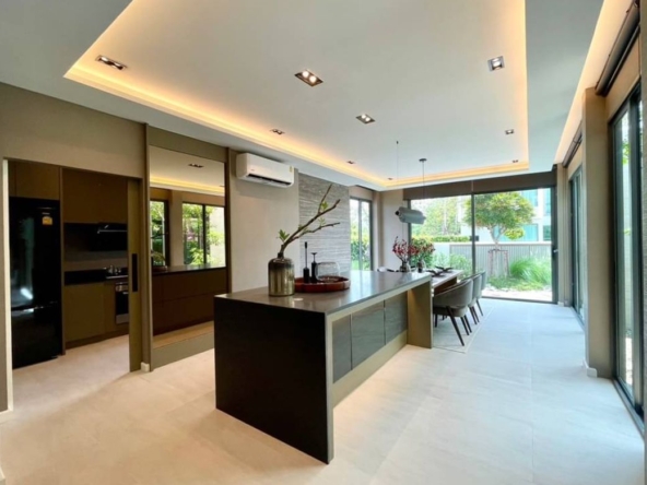 New Release an elegant and luxurious set of 8 two-story luxury villas.-CMB-CMB04752