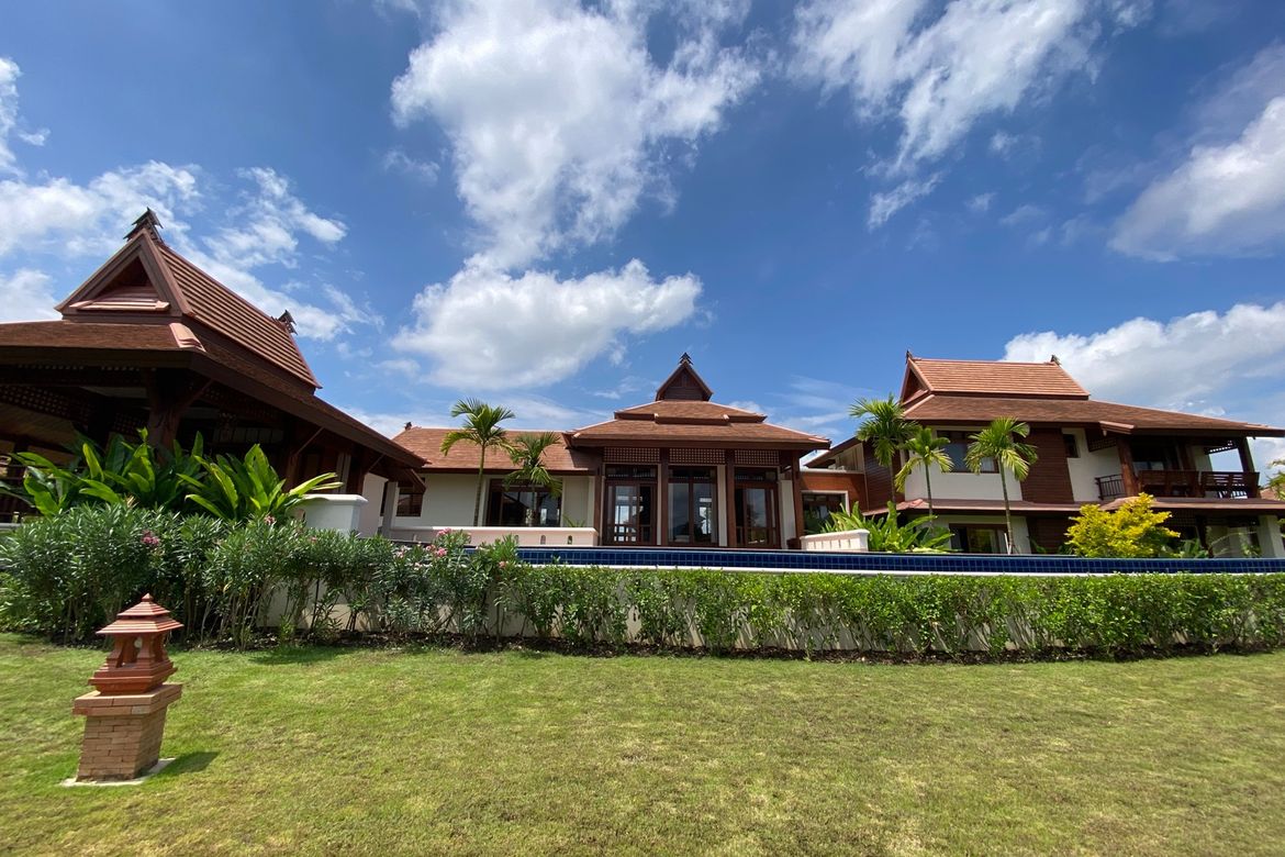 Thai Lanna House Style with pool for sale in Doi Saket