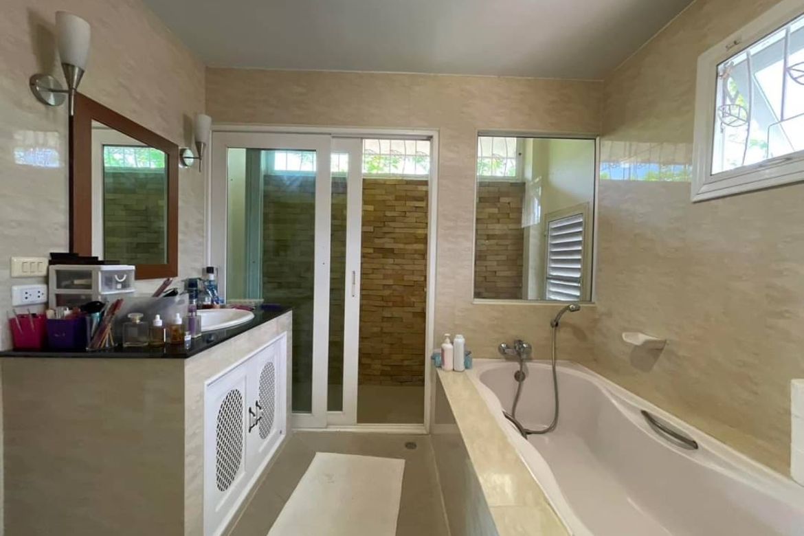 House for sale in the Home in Park project . Located within a very popular community in Nong Khwai Sub- District