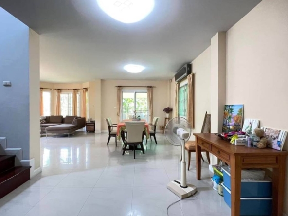 House for sale in the Home in Park project . Located within a very popular community in Nong Khwai Sub- District