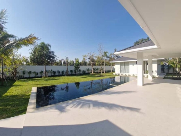 Luxury 5-Bedroom Pool Villa in a Prime Location Near International Schools in Chiang Mai-KMP-018790D