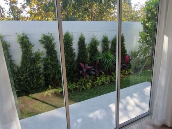 Luxury 5-Bedroom Pool Villa in a Prime Location Near International Schools in Chiang Mai-KMP-018790D