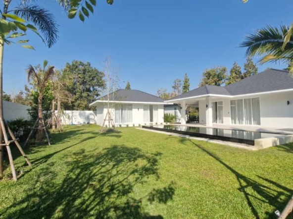 Luxury 5-Bedroom Pool Villa in a Prime Location Near International Schools in Chiang Mai-KMP-018790D