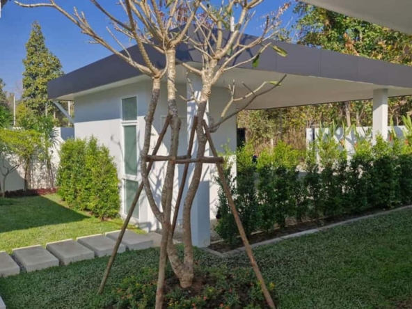 Luxury 5-Bedroom Pool Villa in a Prime Location Near International Schools in Chiang Mai-KMP-018790D