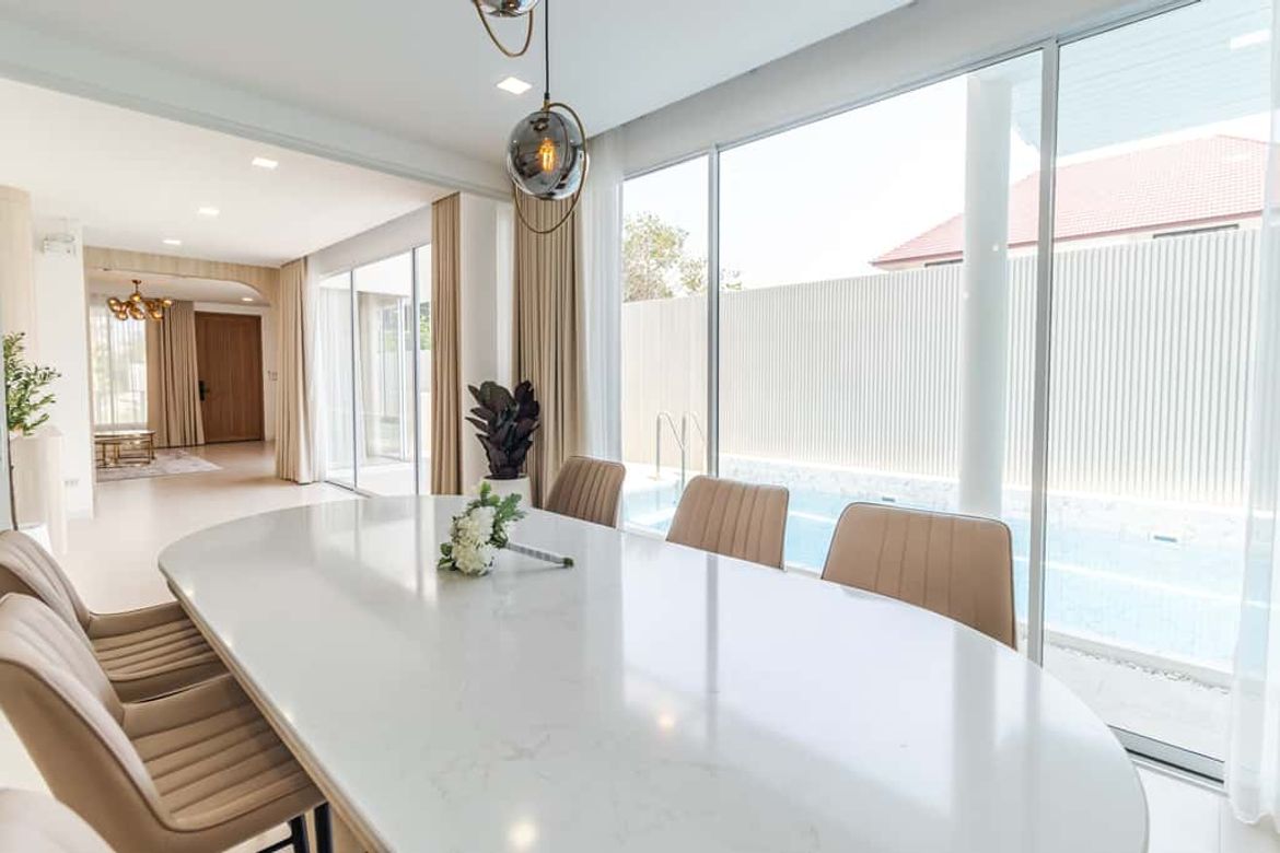 4 bedrooms