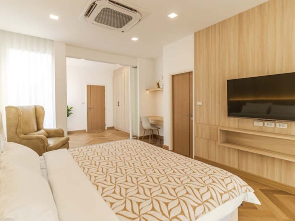 For sale 2-storey pool villa