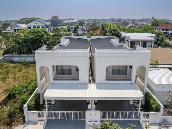 5 bathrooms in the World Club Land Village project