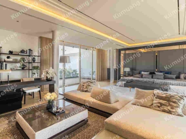 Luxury Home 5 Bedrooms in World Club Land Village