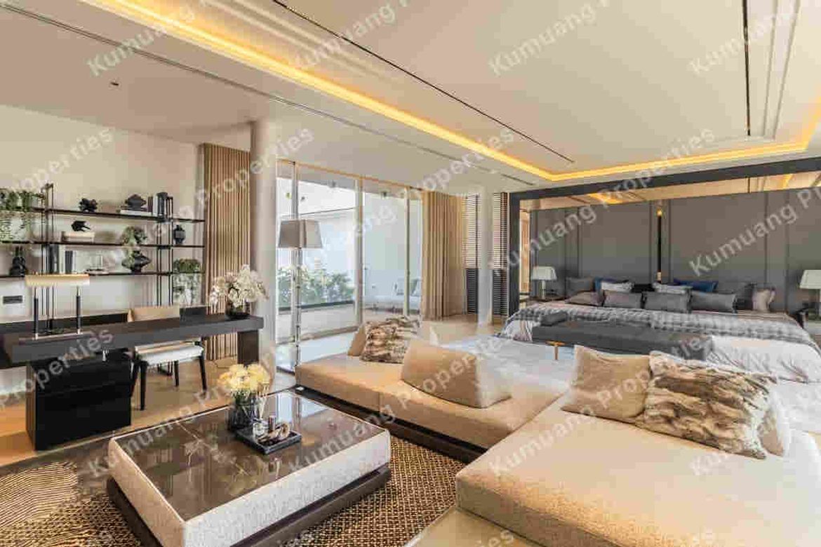 Luxury Home 5 Bedrooms in World Club Land Village