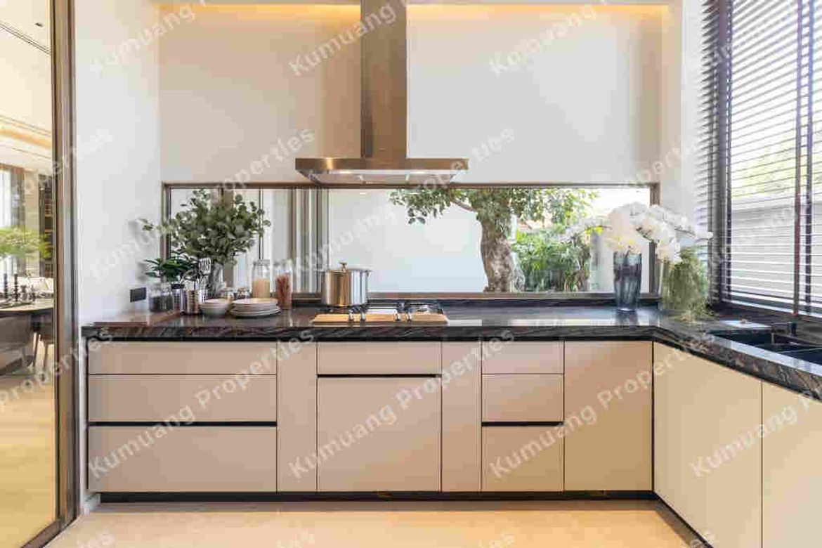 Luxury Home 5 Bedrooms in World Club Land Village