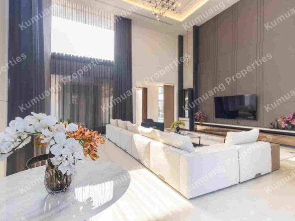 Luxury Home 5 Bedrooms in World Club Land Village
