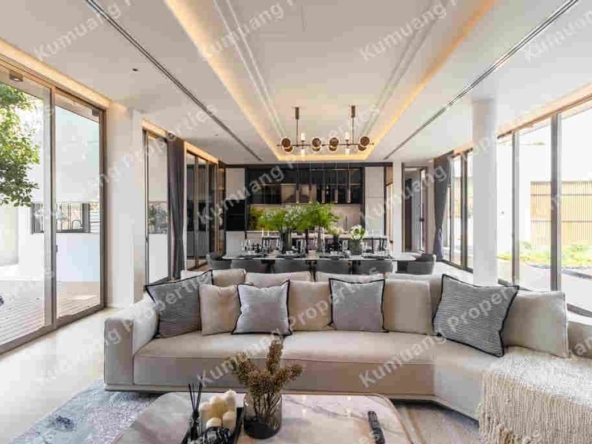Luxury Home 5 Bedrooms in World Club Land Village
