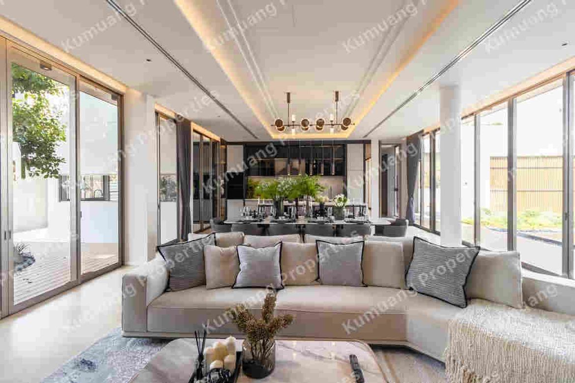 Luxury Home 5 Bedrooms in World Club Land Village