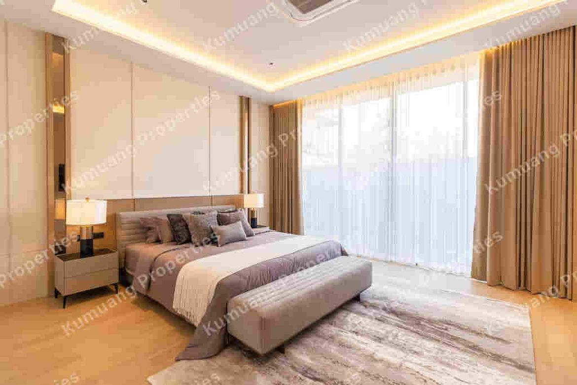 Luxury Home 5 Bedrooms in World Club Land Village