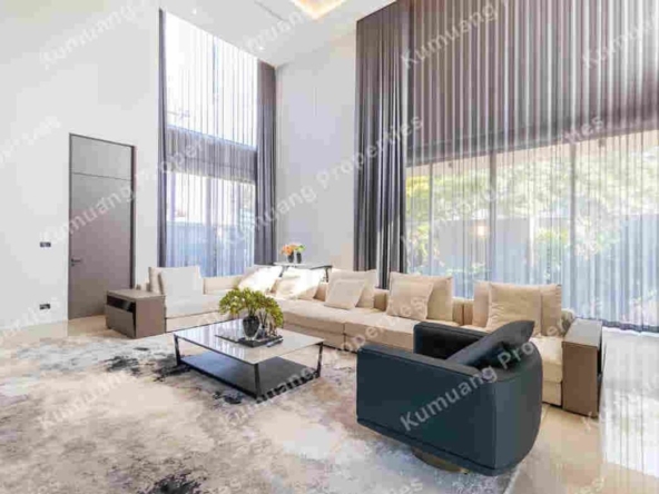 Luxury Home 5 Bedrooms in World Club Land Village