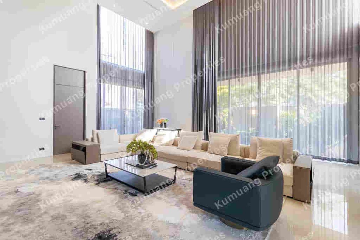 Luxury Home 5 Bedrooms in World Club Land Village