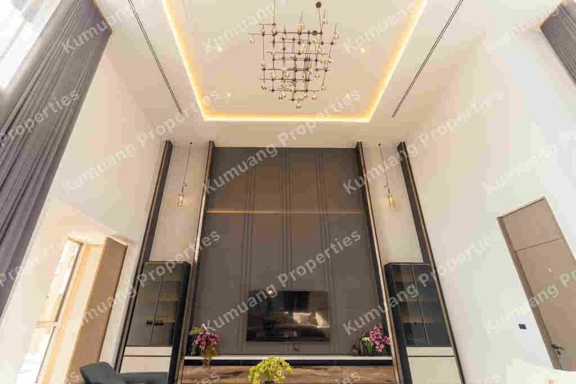 Luxury Home 5 Bedrooms in World Club Land Village