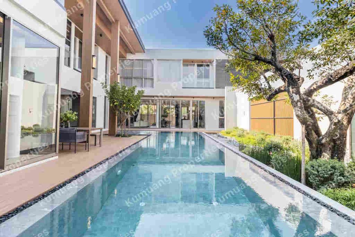Luxury Home 5 Bedrooms in World Club Land Village