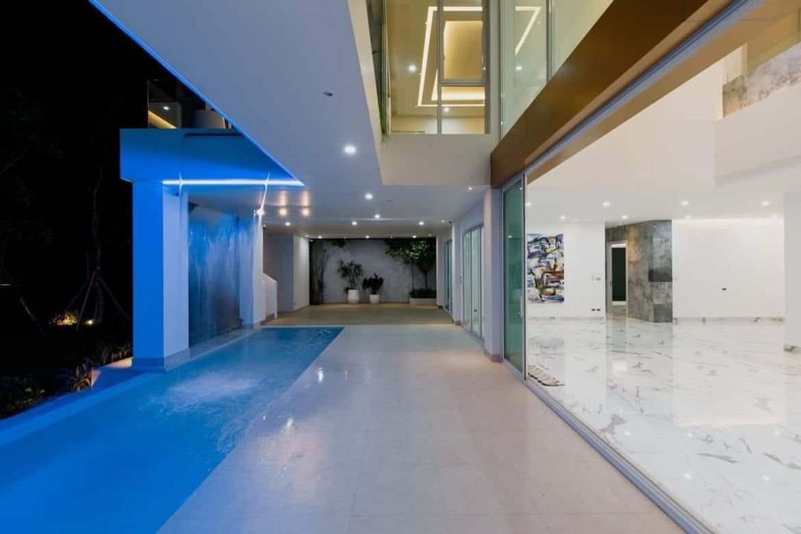 HSHD4452 Pool Villa 8 Bedrooms for sale in Hang Dong