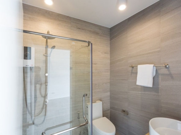 A brand new pool villa for sale in Hang Dong