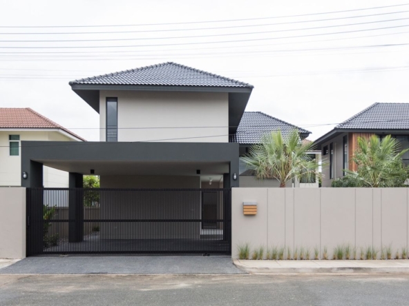A brand new pool villa for sale in Hang Dong