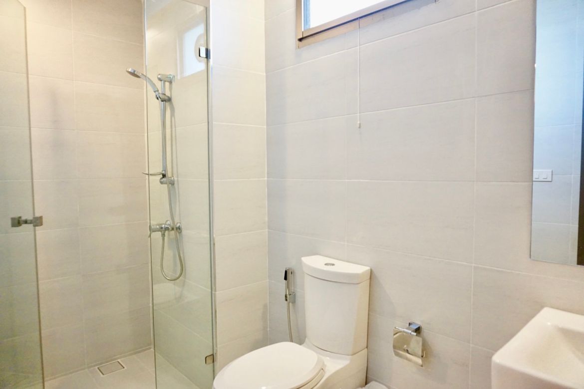 4 Bed modern house for sale in Hang Dong Chiang Mai-P-PHS847