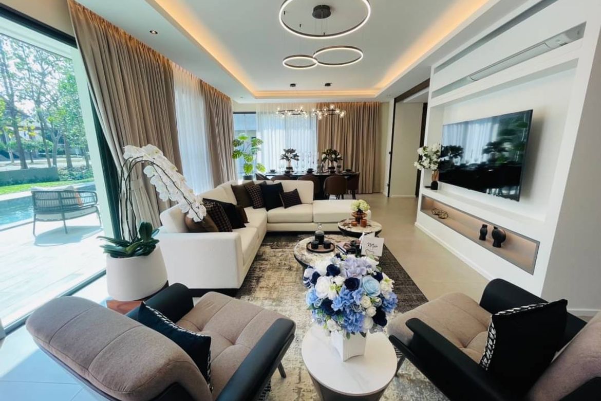 Luxury Pool Villa Model style for Sale in Green Valley project