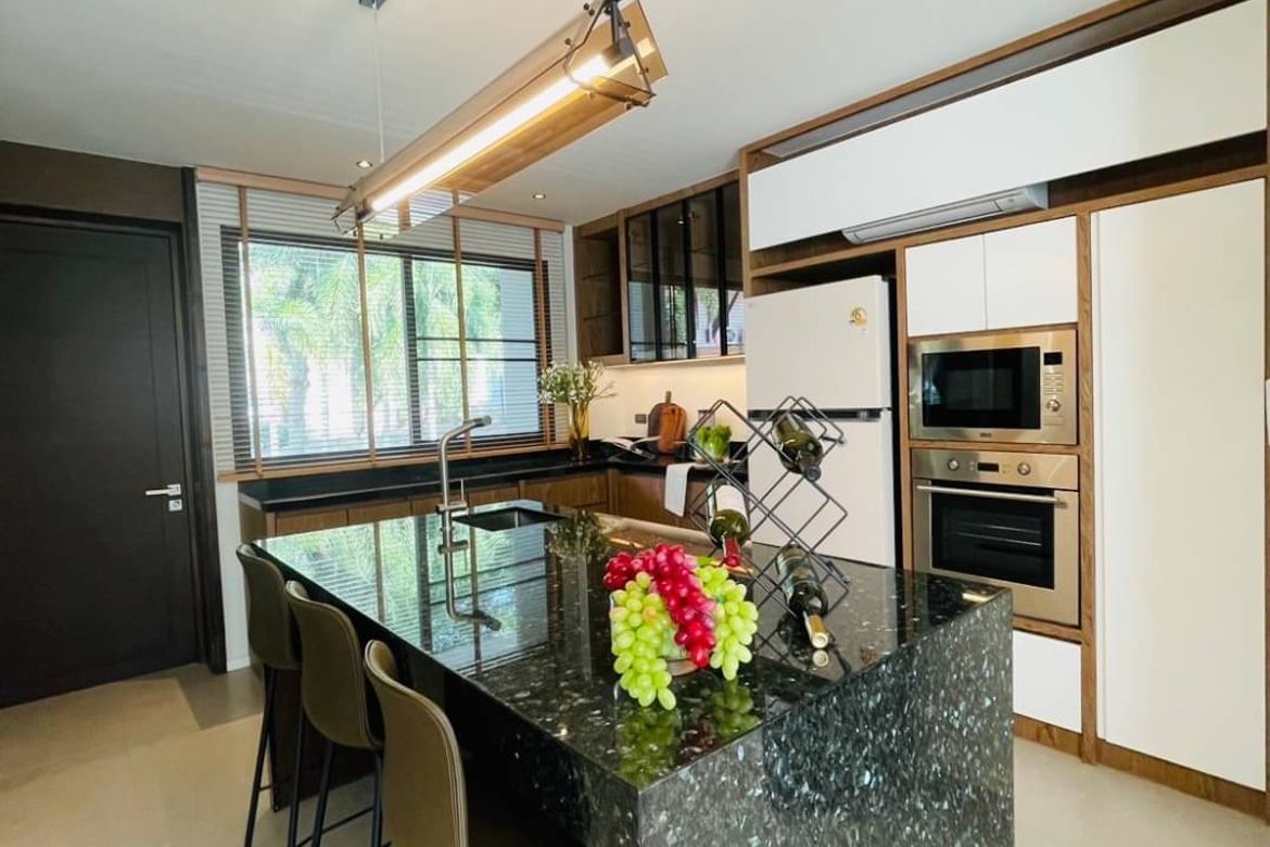 Luxury Pool Villa Model style for Sale in Green Valley project