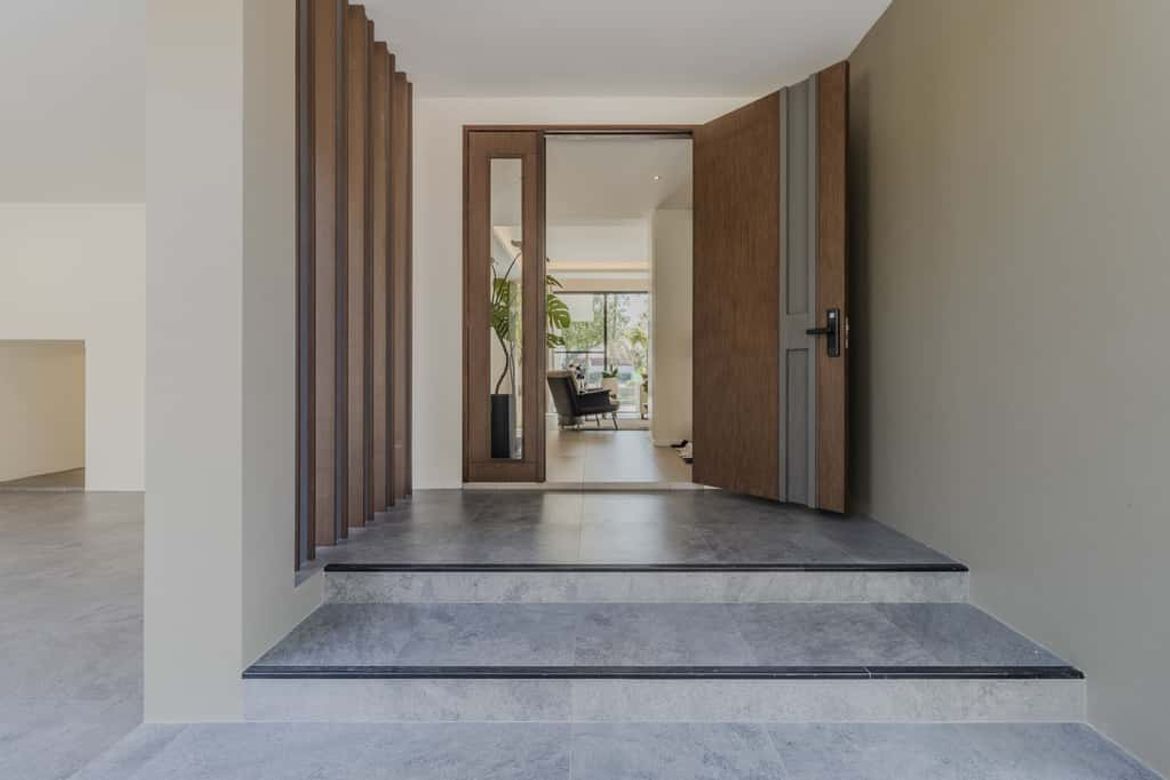 Luxury Villa with Private Pool for Sale in Summit Green Valley