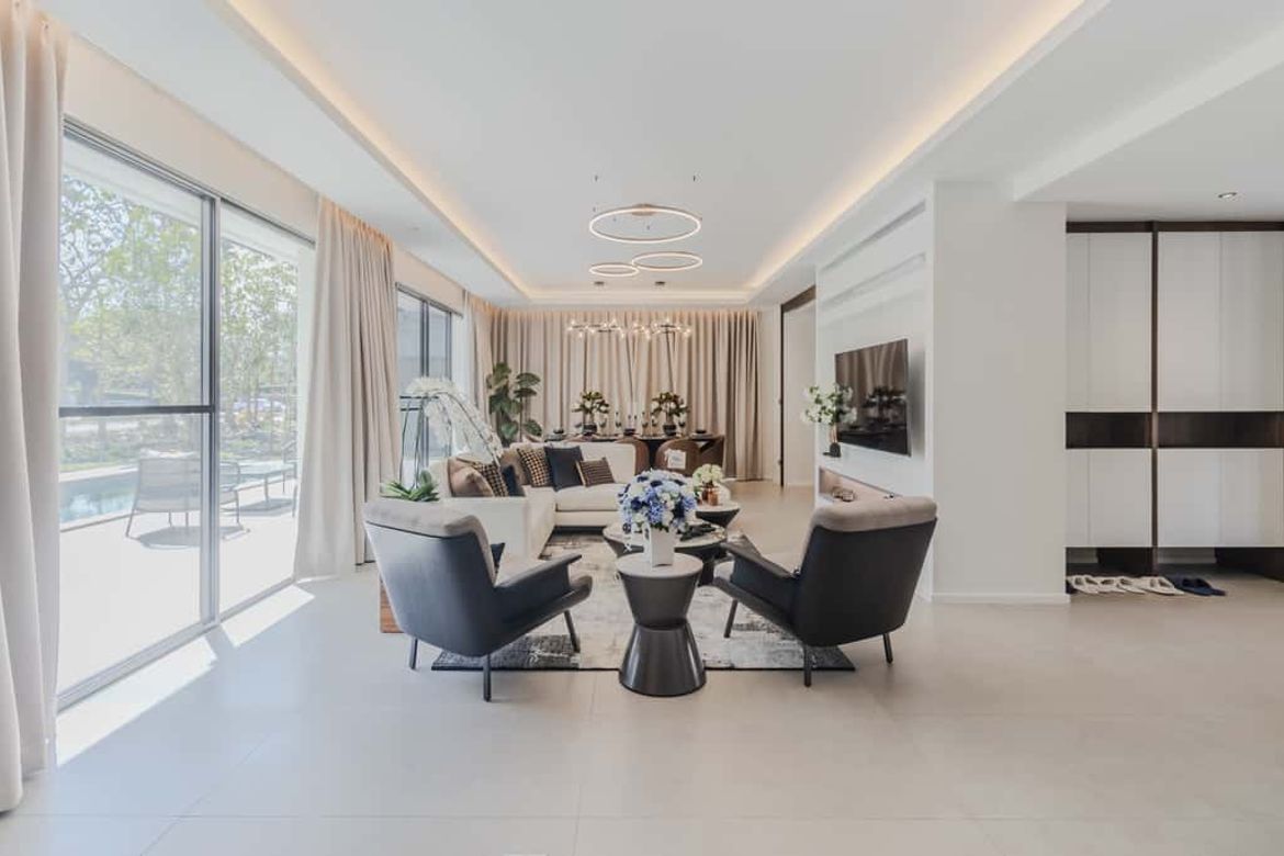 Luxury Villa with Private Pool for Sale in Summit Green Valley